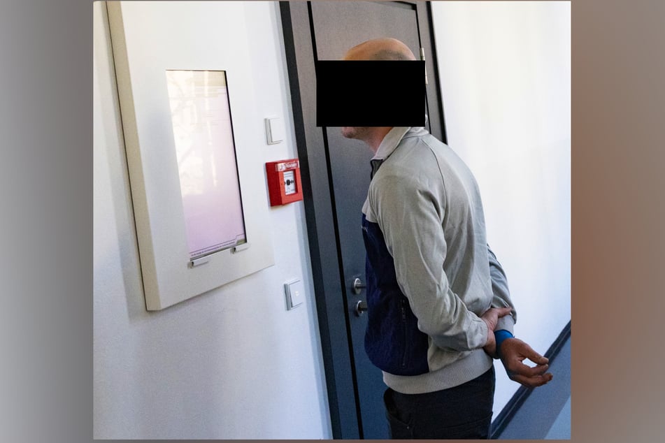 Benjamin R. (35) soll sich als "Rüde" an Zügen ausgelebt haben.