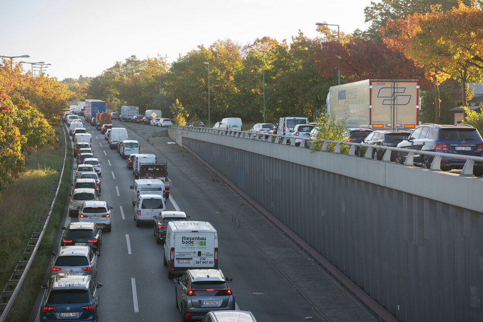 Eine Straßenblockade der Gruppe "Letzte Generation" sorgte bereits in der vergangenen Woche bei Autobahnausfahrten in Berlin für Ärger.