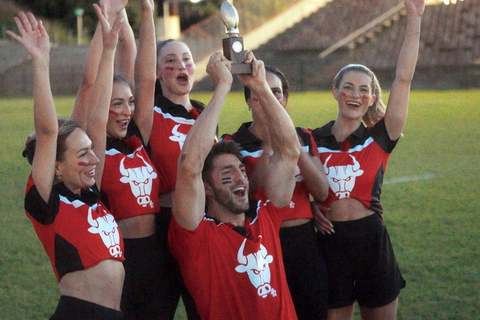 Bachelor Dennis (30) holte mit seinem Team "Cape Town Bulls" den Sieg. Zur Belohnung durfte er auf ein Einzeldate.