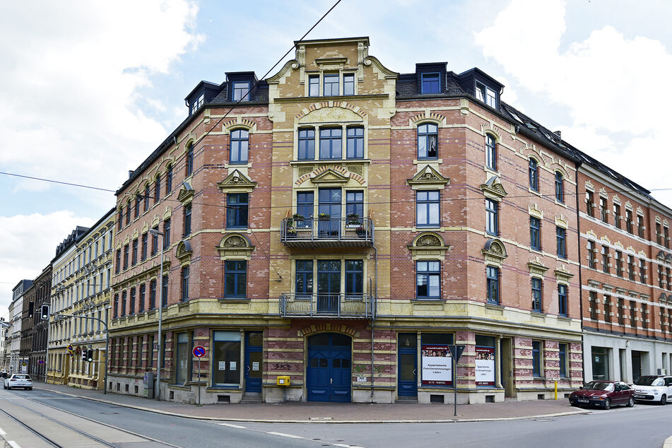 Eine der Pyro-Attacken galt dem Gebetsraum im Haus der Weisheit e. V. in der Werdauer Straße.