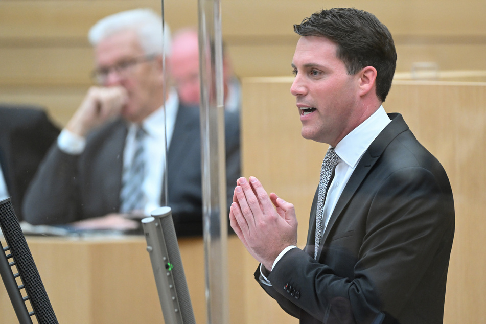 Der CDU-Fraktionsvorsitzender im Landtag von Baden-Württemberg, Manuel Hagel (35), will seine Partei wieder auf Vordermann bringen.