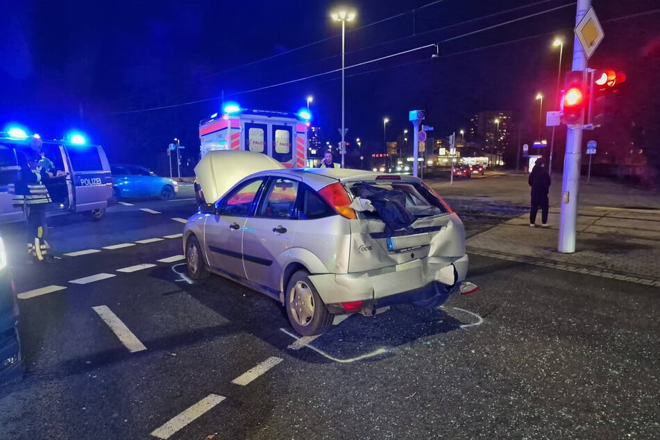 Die Spuren des Unfalls - an dem Auto klar zu erkennen.