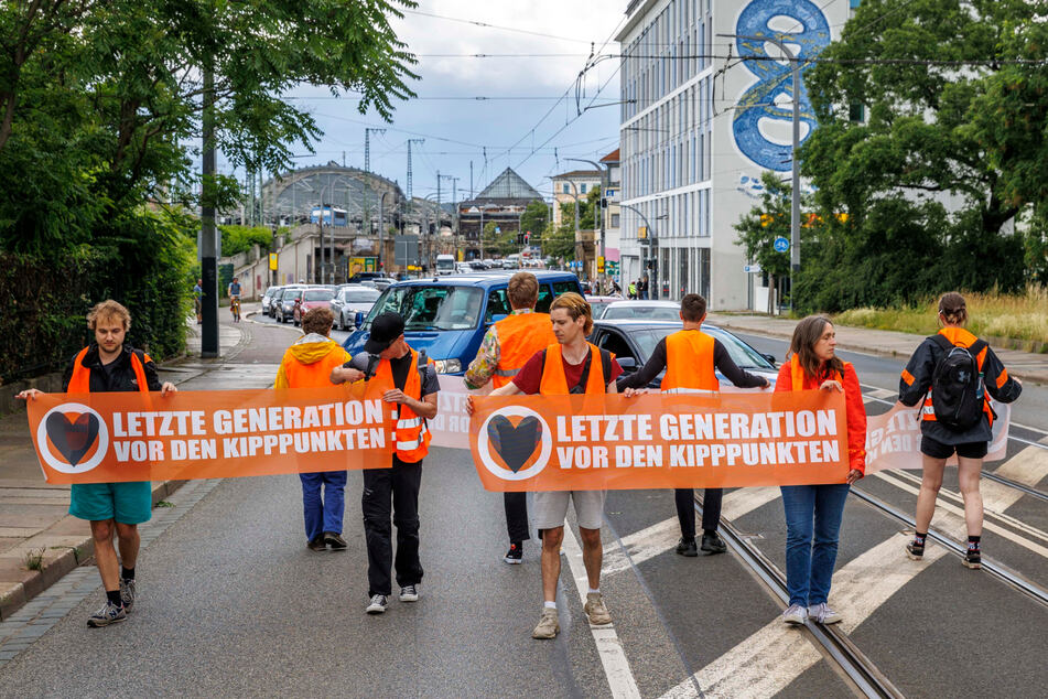 Am Dienstag demonstrierte die "Letzte Generation" unangemeldet in Dresden.