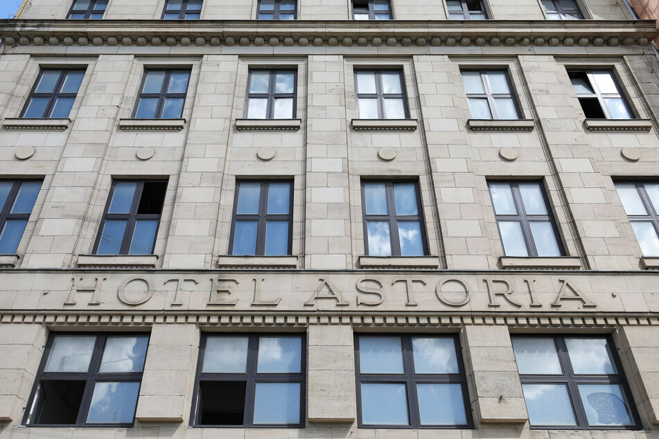 Das berühmte Hotel Astoria direkt am Leipziger Hauptbahnhof. (Archivbild)