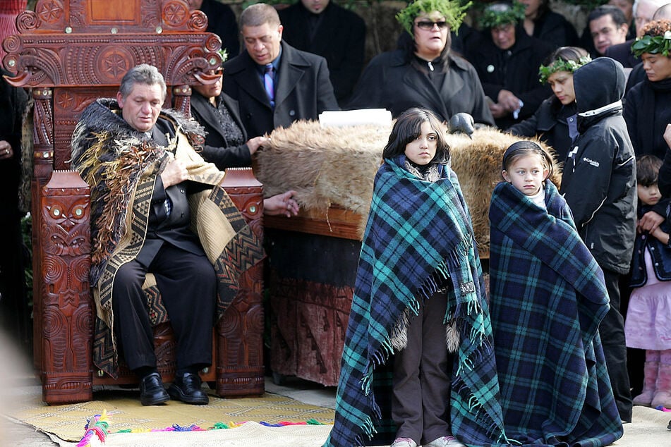 Kiingi Tuheitia wurde 2006 überraschend zum Nachfolger seiner königlichen Mutter ausgerufen. Hier bei ihrem Begräbnis.