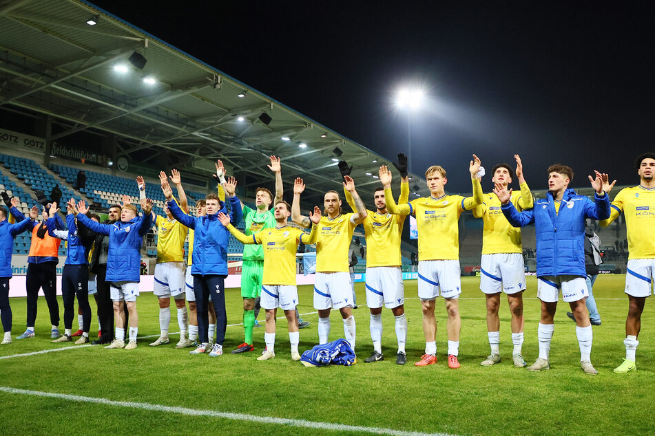 Jubel bei FC Carl Zeiss Jena: Die Thüringer gewannen am gestrigen Samstag gegen den CFC.