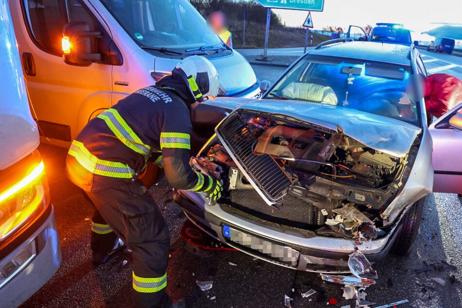 Heftiger Crash an A4-Abfahrt in Glauchau