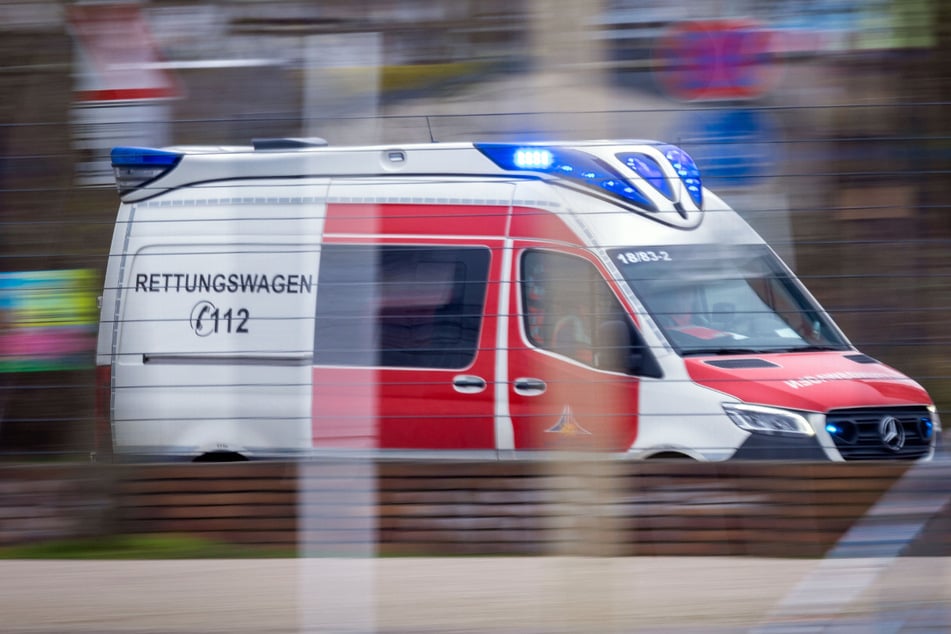 Mann springt auf Flucht vor Polizei ins Wasser und geht unter