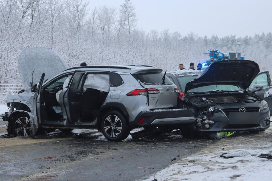 Zwei Menschen wurden schwer verletzt.