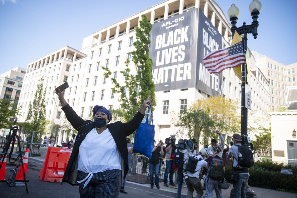 Unterstützer der "Black Lives Matter"-Bewegung jubelten bei Chauvins Urteilsverkündung.