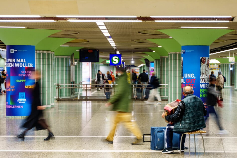Passiert ist das Ganze am Vormittag des 2. Januar 2025 an der S-Bahn-Station Hauptwache in der Frankfurter Innenstadt. (Archivfoto)