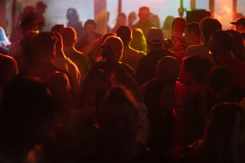 Bei Ramba Zamba im Sky Club feiert Ihr drinnen und draußen. (Symbolbild)