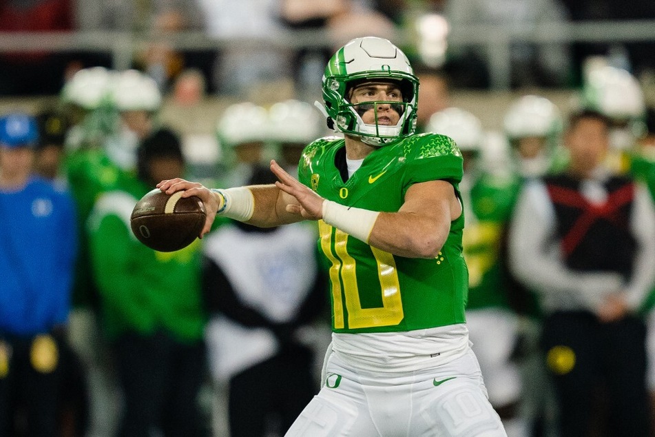 Oregon Quarterback Bo Nix will return to Oregon for his final season of college football eligibility in 2023.