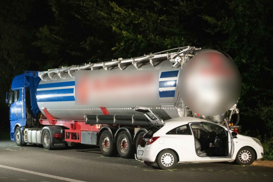 Der Fahrer des Lkw (61) erlitt bei dem Crash keine Verletzungen.