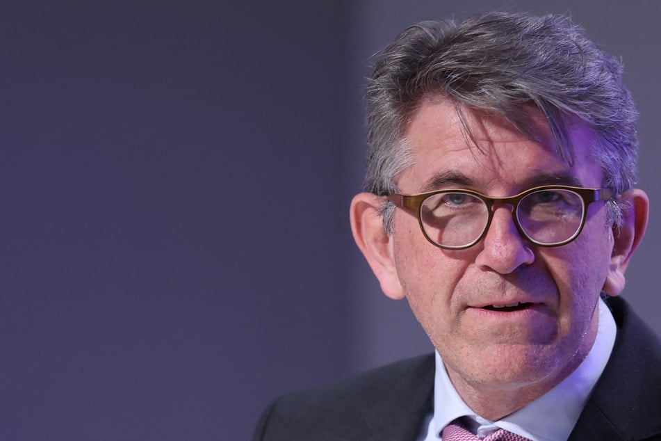 "Politische Extremisten"? Weimer akzeptiert Urteil im Buchladen-Streit