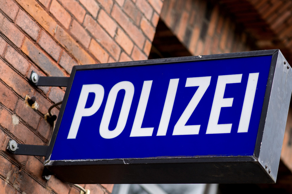 Auf einer Polizeiwache in Oberfranken stieß eine Vernehmung weitere Ermittlungen an. (Symbolbild)