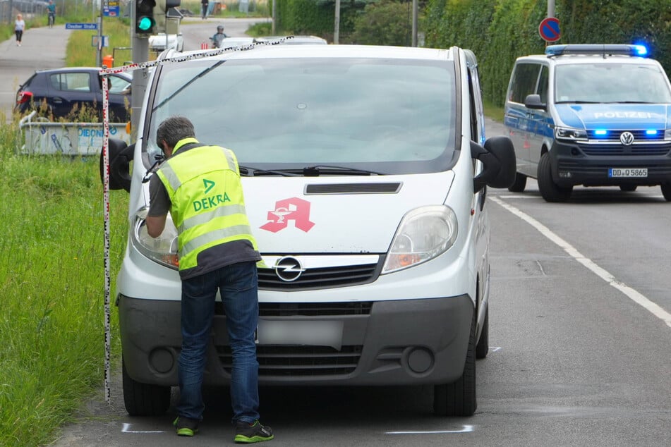 Heftiger Unfall in Leipzig: Transporter verletzt Frau und Kind schwer