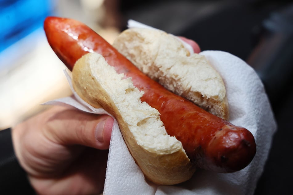 Der "Scharfe Schwan", eine Rauchwurst mit Cheddarkäse und Jalapenos, wurde 2023 zur besten Grillwurst Europas gekürt.