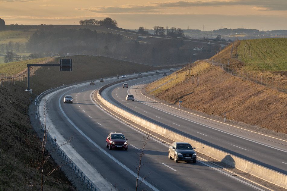 Der ADAC rechnet trotz Ferienbeginn nicht mit größeren Staus auf den Autobahnen im Norden. (Symbolbild)