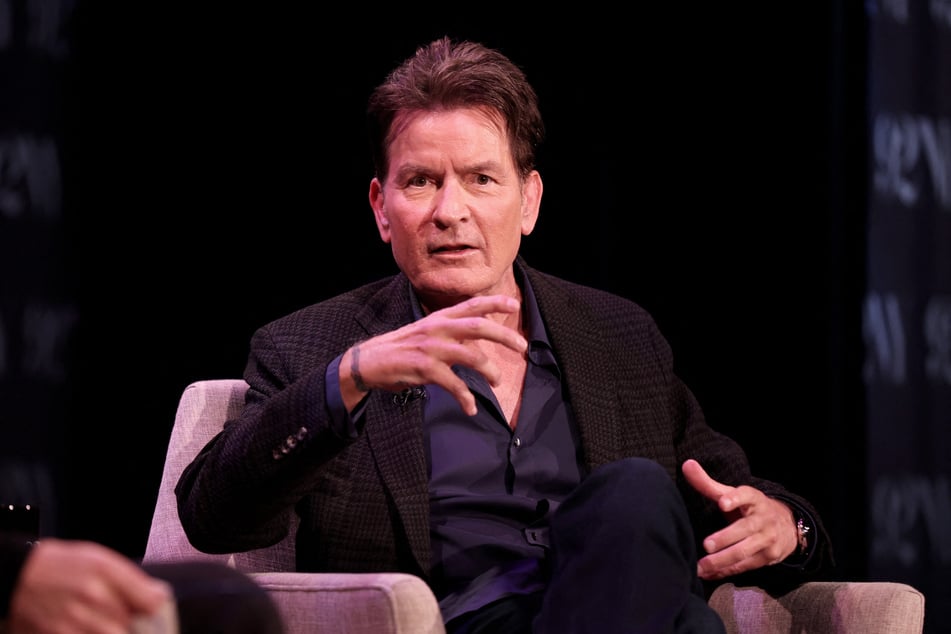 Charlie Sheen spricht in der zweiteiligen Netflix-Dokumentation über seine dunklen Jahre.