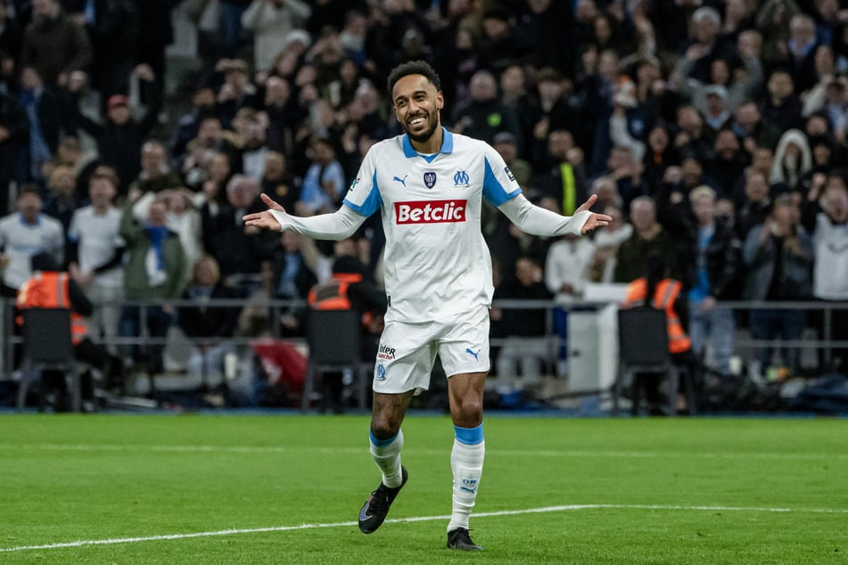 Pierre-Emerick Aubameyang (36) spielt inzwischen bei Olympique Marseille - und sorgte dort vergangene Woche mit einem Feuerlöscher für Wirbel.