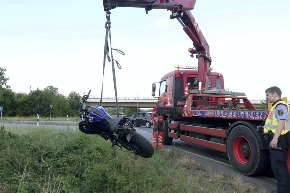 Die Yamaha musste aus dem Straßengraben geborgen werden.