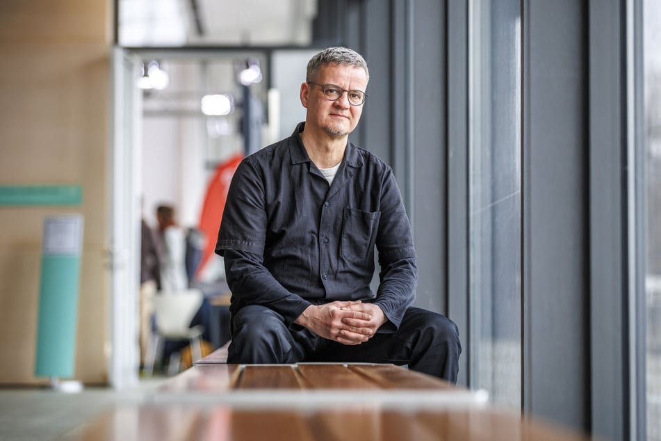 Jens Vogel (53) arbeitet seit vielen Jahren als Schulsozialarbeiter. Rein rechnerisch kommen 651 Schüler auf eine solche Stelle in Sachsen.