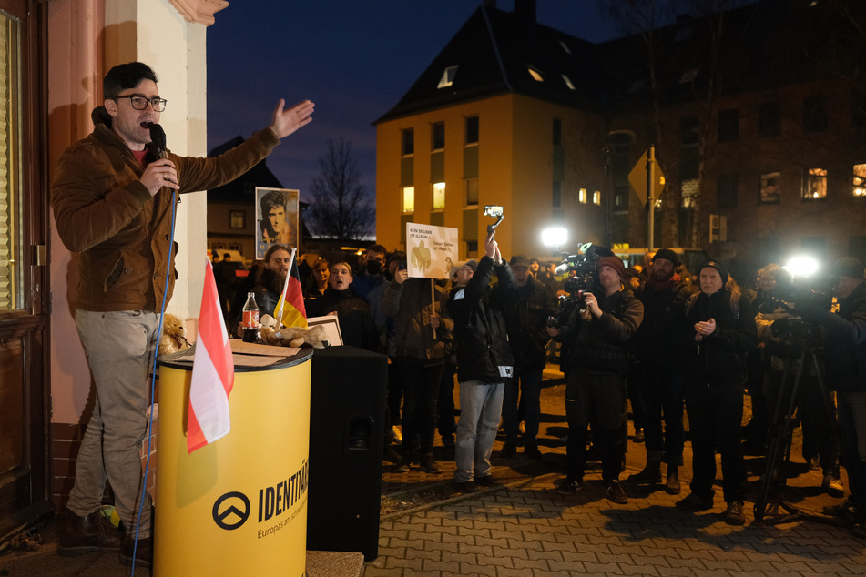In Chemnitz sprach Sellner auf einer Kundgebung. (Archivbild)