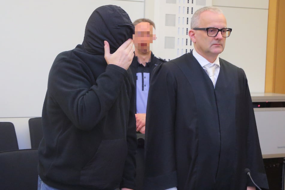 Der Angeklagte Laurent F. (56, links) mit seinem Verteidiger Andreas Boine.(Archivbild)