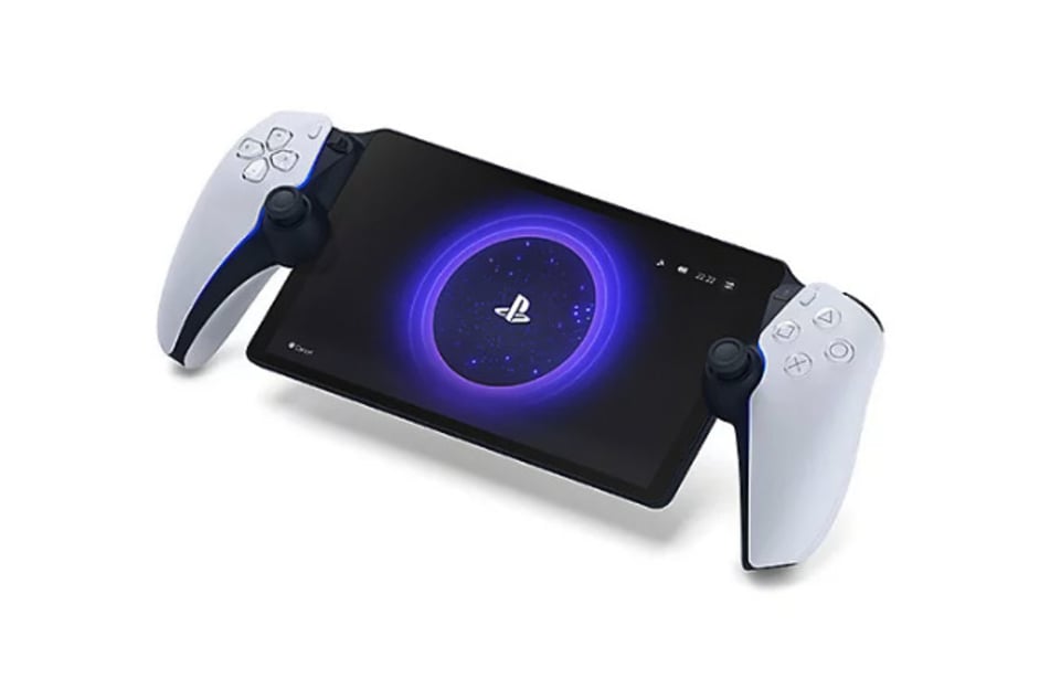 Die Playstation Portal streamt den TV-Bildschirm auf eine tragbare Konsole. Während der Fernseher aus sein darf, muss die PS5 aber weiterhin an sein.
