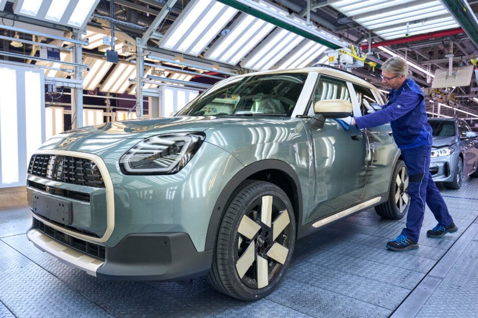Im Werk Leipzig der BMW Group läuft ein BMW Mini Countryman vom Band. Auch bei BMW liegen die Verkaufszahlen für Stromer weit unter den Erwartungen.