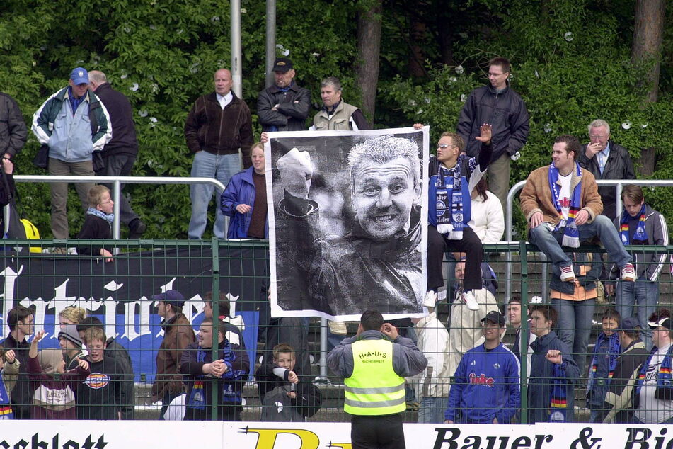 In Paderborn wurde er später zum Jahrhunderttrainer von den Fans gewählt.