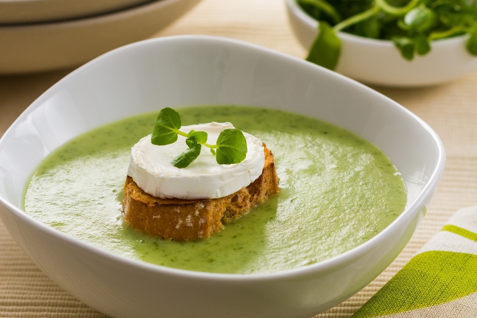 Farbenfroh, gesund, pikant im Geschmack: Das alles vereint die Kressesuppe.