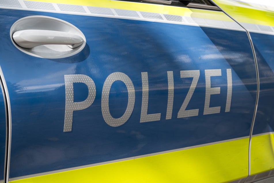 Nach der dreisten Masche sucht die Polizei jetzt nach Zeugen. (Symbolfoto)