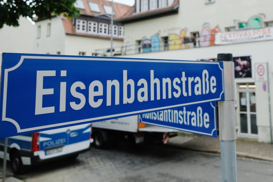 Drogen in mehreren Verstecken gefunden: Polizei nimmt Bar auf der Eisi hoch
