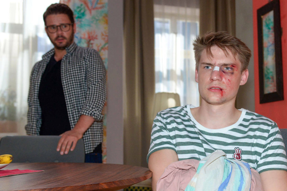 Moritz (r.) möchte nicht, dass Tuner die Polizei einschaltet.