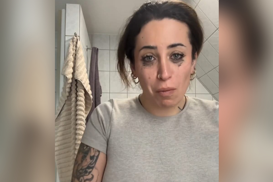 Jolina Mennens (30) Wimperntusche ist offenbar von den vielen Tränen völlig verschmiert