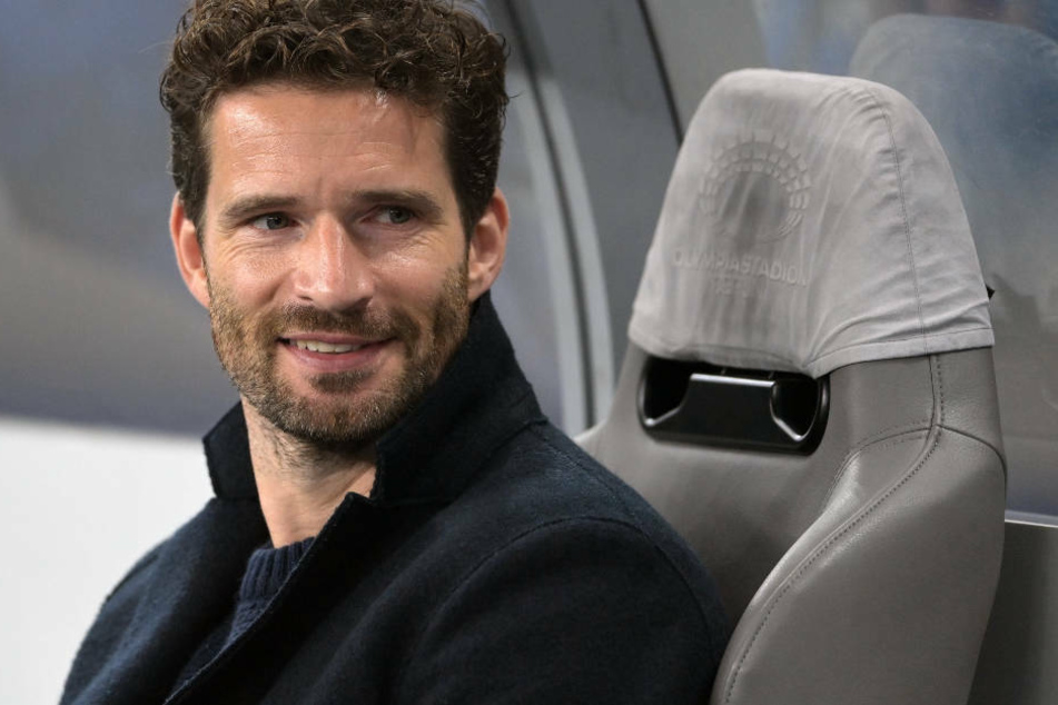 Herthas Sportdirektor Arne Friedrich (41) blickt trotz des aktuellen Tabellenstands optimistisch in die Zukunft und sieht das Team immer weiter zusammenwachsen.
