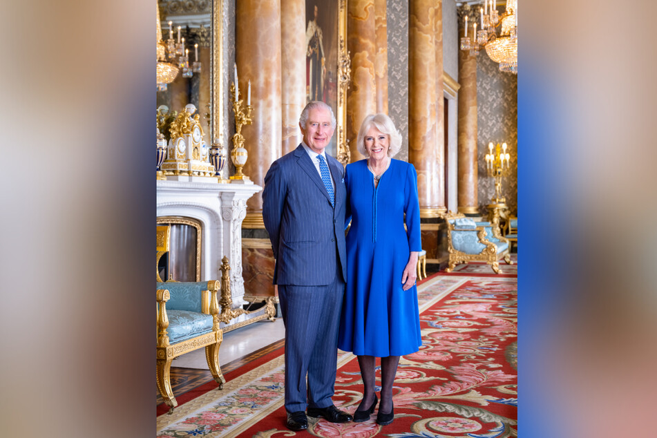 Die Krönung rückt näher. Der Palast veröffentliche im Zuge dessen neue Fotos von Charles und Camilla.