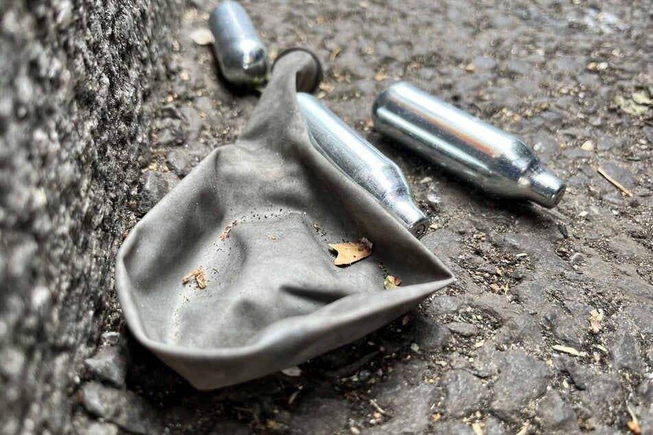 Vor allem unter Jugendlichen wird Lachgas als Partydroge konsumiert. (Symbolfoto)