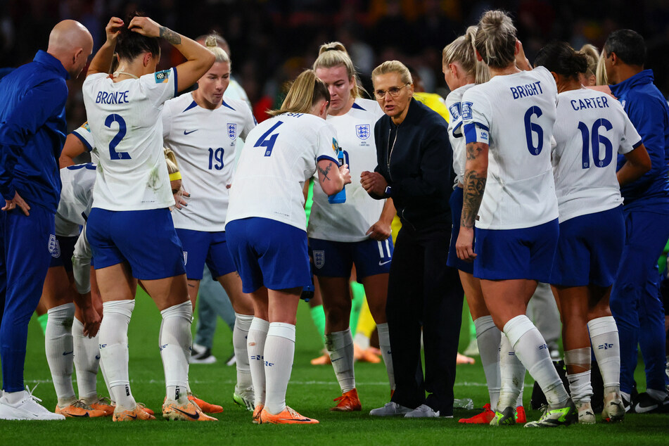 Mit der englischen Frauen-Fußballnationalmannschaft gewann Sarina Wiegman (53) 2022 die EM und zog 2023 ins WM-Finale ein.