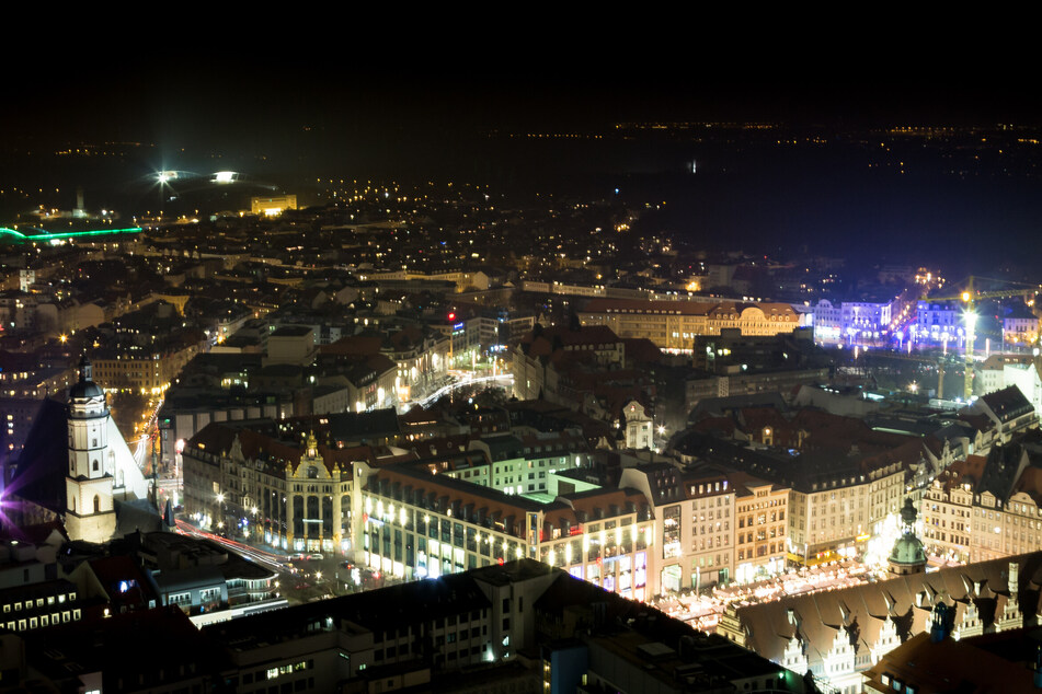 Auch in Leipzig kam es in der Nacht zu Sonntag zu einem ähnlichen Vorfall. Die Polizei ermittelt in beiden Fällen wegen Volksverhetzung. (Symbolbild)