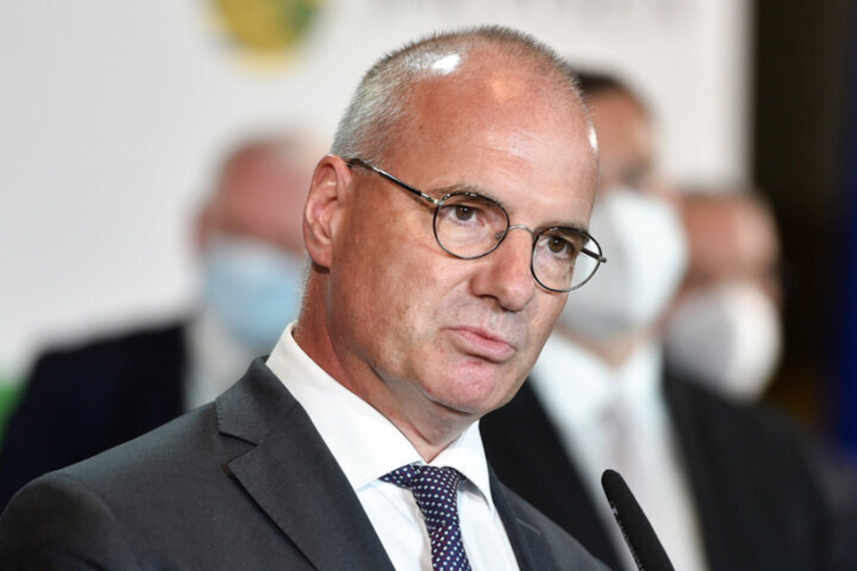 Der Präsident der sächsischen Landesärztekammer, Erik Bodendieck (56), will an der Maskenpflicht festhalten.