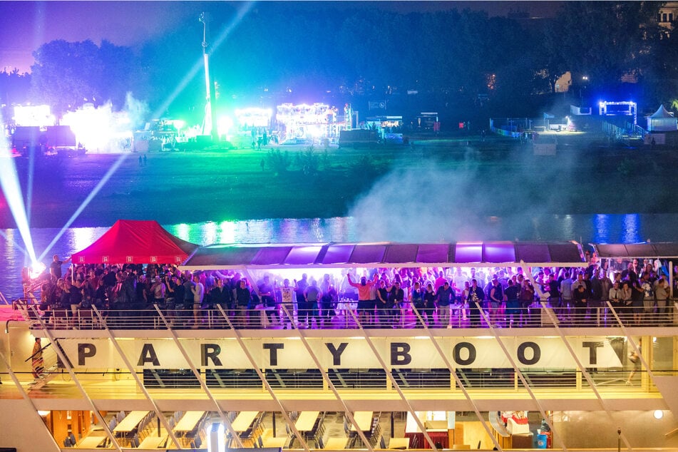 Ein Highlight darf auf dem Stadtfest nicht fehlen: das TAG24 Partyboot.