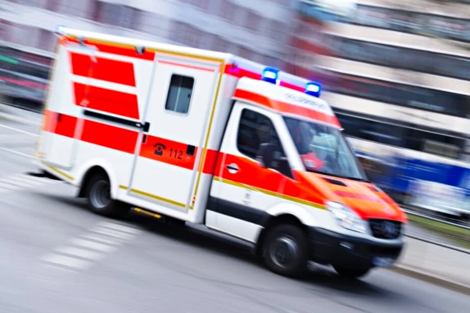 Auf Chemnitzer Kaßberg von Auto erfasst: Achtjähriges Mädchen schwer verletzt