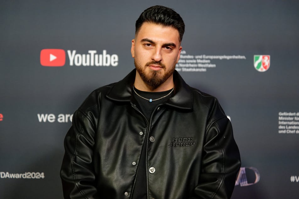 Tahsim Durgun ist Content Creator und wurde vor allem durch seine humorvollen und gesellschaftskritischen Videos auf Social Media bekannt wurde.