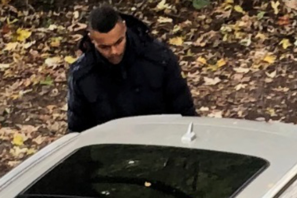 Geld, Schmuck und Audi geklaut: Wer kennt diesen Einbrecher?
