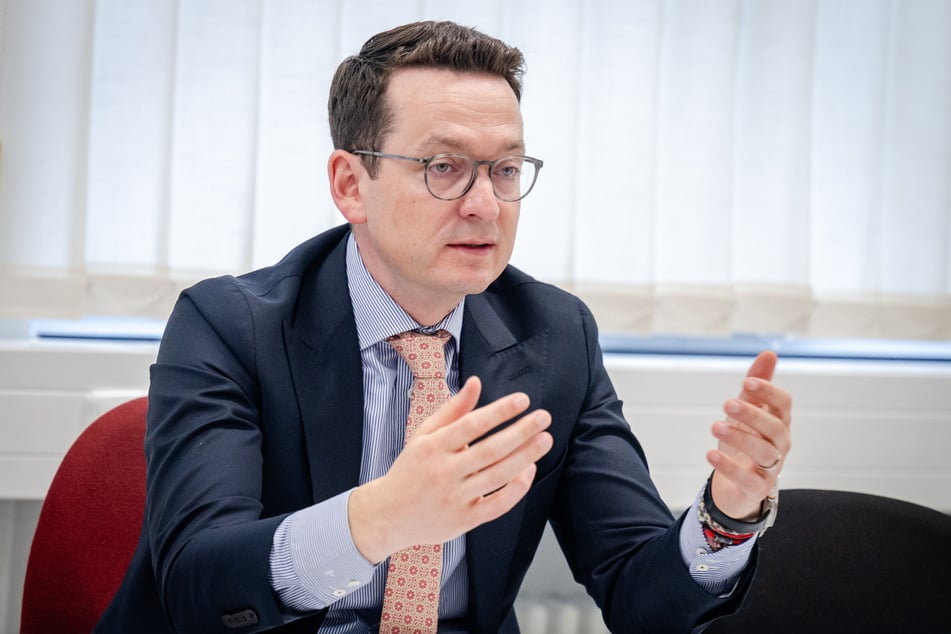 Jens Kieselstein (45, FDP) hakt nach: Wie viel Lkw-Maut landet in Chemnitz - und warum fließt das Geld nicht direkt in die Schlagloch-Straßen?