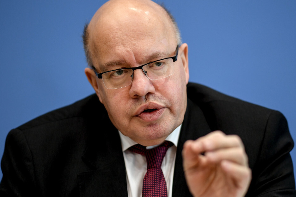 Peter Altmaier (CDU), Bundeswirtschaftsminister spricht auf einer Pressekonferenz.