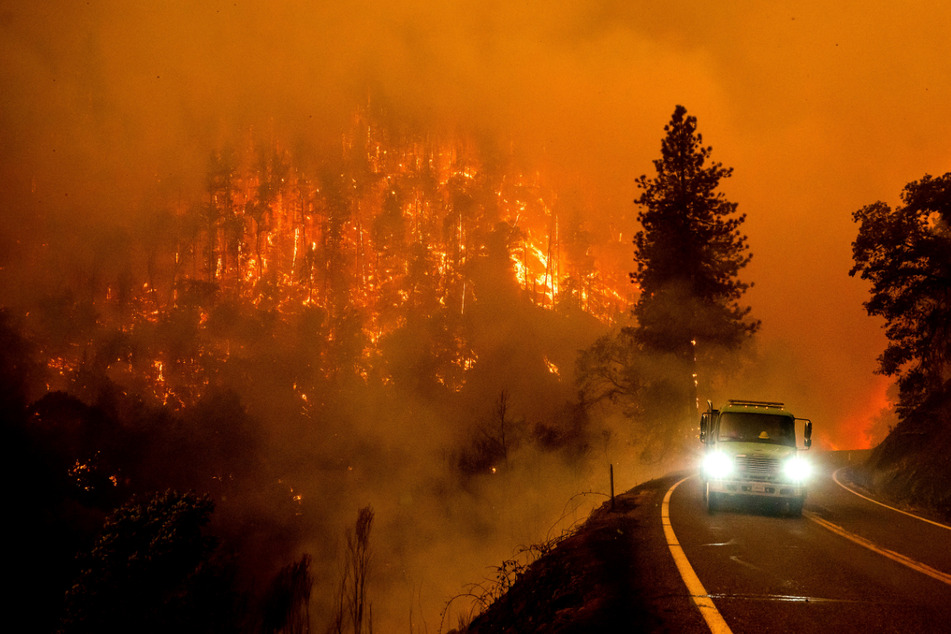 Waldbrände, Dürren und Überschwemmungen werden durch den Klimawandel immer intensiver und kommen zudem häufiger vor.